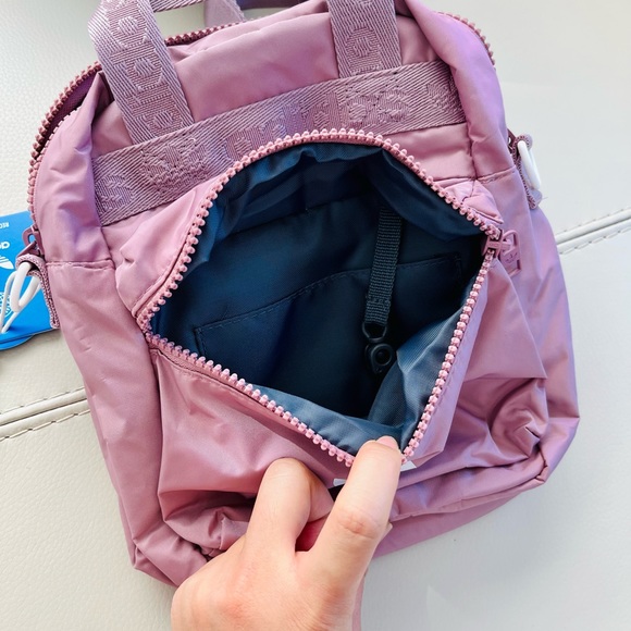 Adidas 2 Ways Backpack & Crossbody - Picture 8 of 10